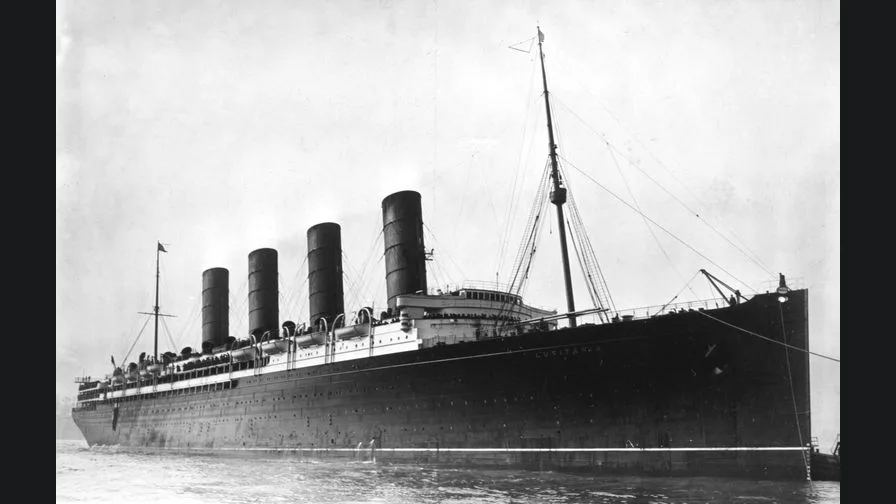 RMS Lusitania photo